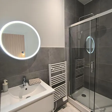 T2 - Gare Et Jardin Public - Calme Et Confort - Lerelaisdodile Apartamento